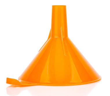 Üst turuncu plastik huni beyaz arkaplanda izole