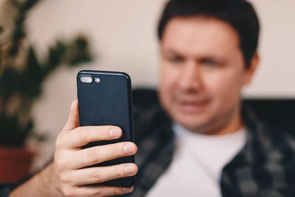 Detalle Cerca Mano Hombre Usando Teléfono Inteligente Para Tomar Una —  Fotos de Stock