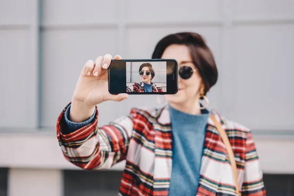 Close Portrait Pretty Modern Young Female Influencer Taking Selfie Her — Stock Photo, Image