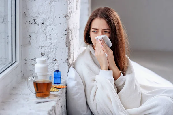 Cold Flu Sick Woman Caught Cold Feeling Illness Sneezing Paper — Stock Photo, Image