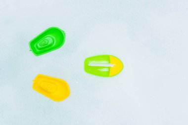 Köpük banyo plastik çok renkli oyuncak tekneler.