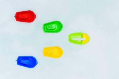 Köpük banyo plastik çok renkli oyuncak tekneler.