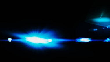 Gerçekçi Len parlama ışık efekti siyah arka plan üzerinde. Optik