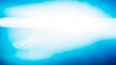 Gerçekçi Len parlama ışık efekti siyah arka plan üzerinde. Optik