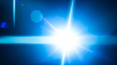 Gerçekçi Len parlama ışık efekti siyah arka plan üzerinde. Optik