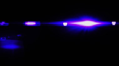 Gerçekçi Len parlama ışık efekti siyah arka plan üzerinde. Optik