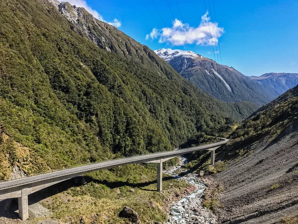 Concrete Bridge Road Transportation Mountain Range New Zealand — Stock Photo, Image