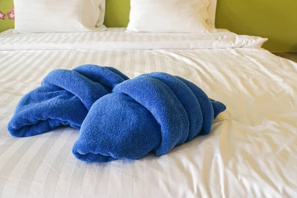 Diseño Creativo Toalla Azul Cama Hotel Lujo Para Ducha — Foto de Stock