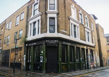 Londra / İngiltere'de - 12 Kasım 2017: din vintage dış Brick Lane, sabah bina