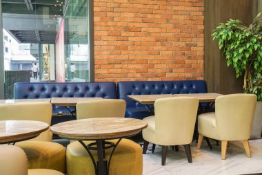 iç tasarım tablo ve Alışveriş Merkezi kafede kahve kanepe