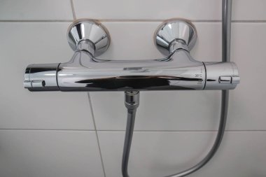 Otel banyo duş için sıcaklık kontrol paneli ile sıcak ve soğuk musluk