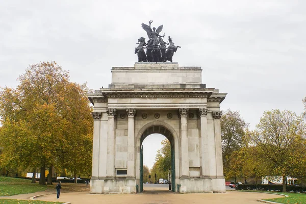 Londra Ngiltere Kasım 2017 Wellington Arch Turistik Insanlar Için Sonbaharda — Stok fotoğraf