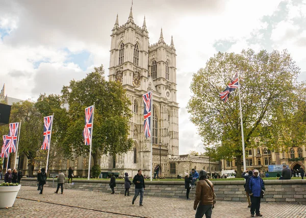 Londra Ngiltere Kasım 2017 Insanlar Yürümek Westminster Abbey Ngiltere Ulusal — Stok fotoğraf