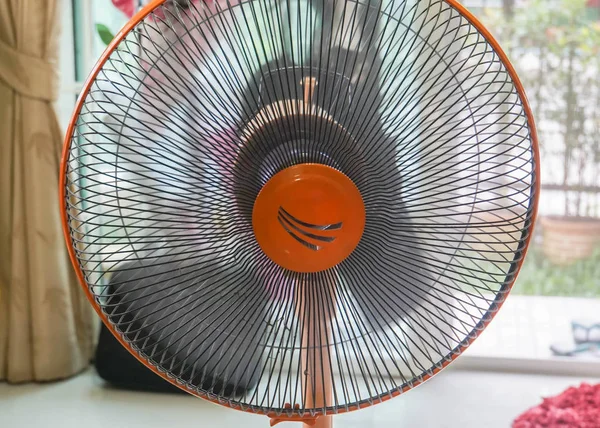 Cerrar Ventilador Naranja Casa Para Temperatura Enfriamiento — Foto de Stock