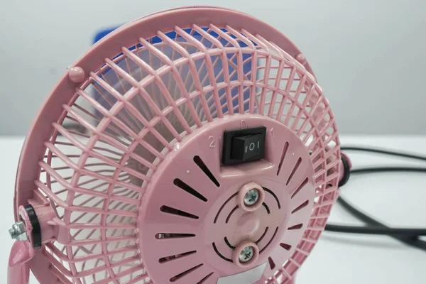 Cerca Espalda Lindo Rosa Portátil Usb Ventilador Escritorio — Foto de Stock