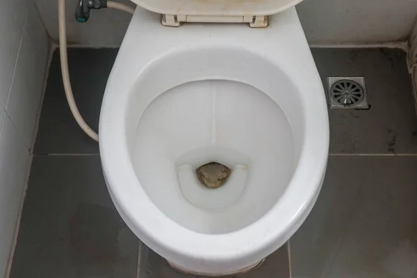 Селективное Внимание Старой Керамической Миске Туалете — стоковое фото