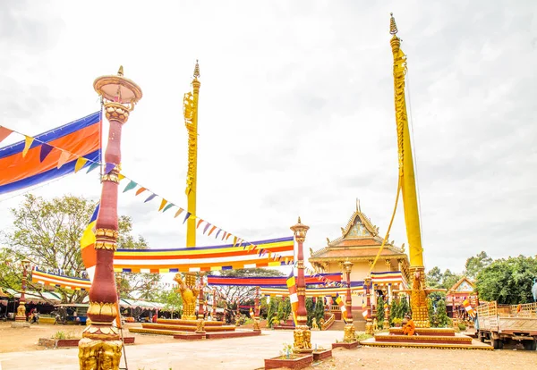 Pagoda Khmer con bandera —  Fotos de Stock