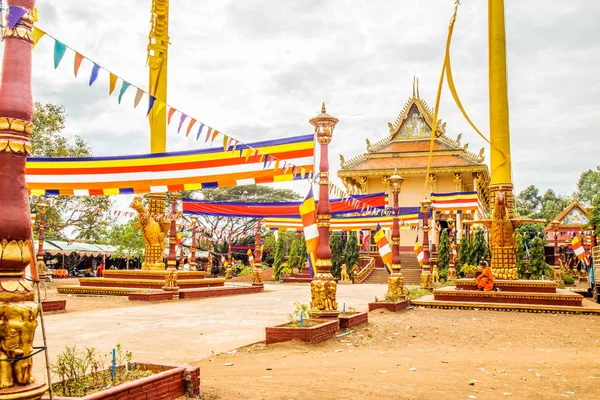 Pagoda Khmer con bandera —  Fotos de Stock