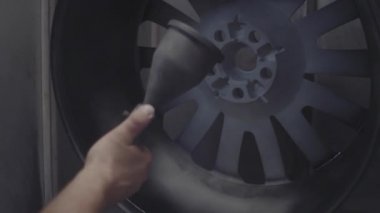 Otomobil tekerleklerin boyama