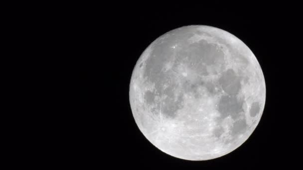 Närbild på månen — Stockvideo