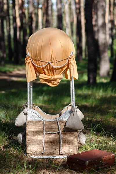 Ballon Ballon Flucht Waldlandschaft Luftverkehr Sommer Dekorationen Für Die Fotografie — Stockfoto