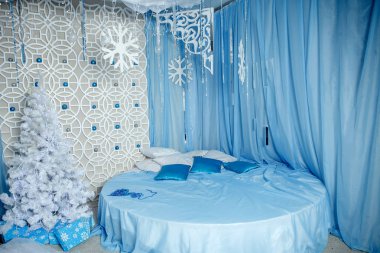 Yatak odası iç. Fotoğraf stüdyosu. Yuvarlak yatak.