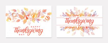 Sonbahar renklerinde yapraklar ve çiçekli Şükran Günü postaları. Baskılar için harika tebrik kartları, afişler, davetiyeler. Moda sonbahar çizimleri.