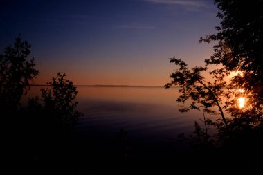Estonya 'da gün batımında Baltık Denizi' nde