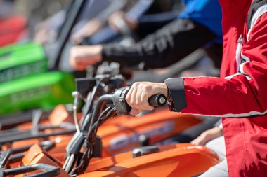 üst üste birkaç atv quad Bisiklet Park aşırı açık macera kavramı