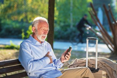 Sağlık yaşlı kavramı erkekler kalp krizi kalp krizi Park şiddetli gönül yarası