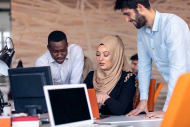 Tasarımcı Takım Çalışması Beyin Fırtınası Planlama Toplantı Çeşitliliği Kavramı