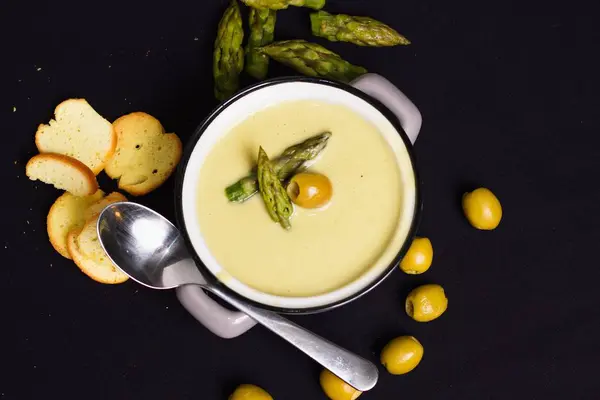 Vista Dall Alto Verso Basso Una Pentola Grigia Zuppa Asparagi — Foto Stock