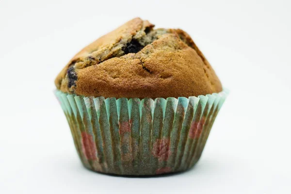 Muffin isolado em branco — Fotografia de Stock
