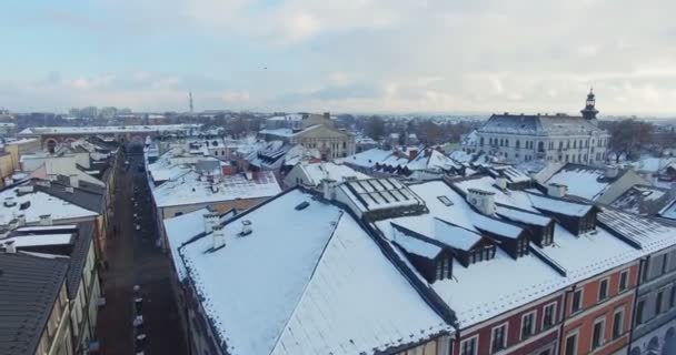 小さな町の冬の空中ドローンビュー — ストック動画