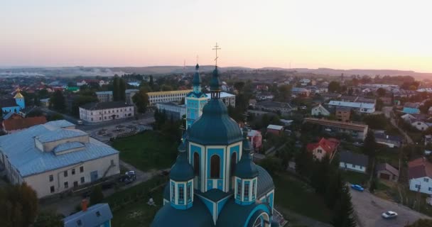 Küçük Kasabanın Panoramik Havadan Drone Görünümü — Stok video