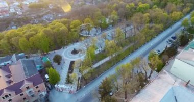 Şehir panoramik havadan drone görünümü