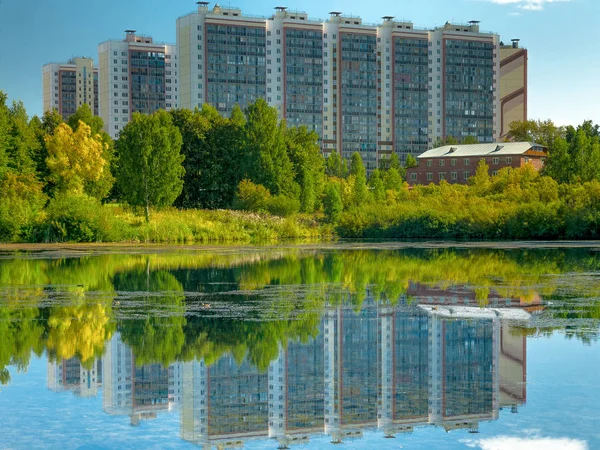 Mehrstöckige Seehäuser Tomsk — Stockfoto