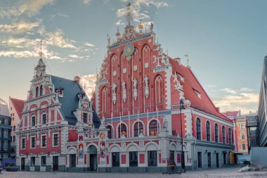 Riga, Letonya. Town Hall Meydanı'nda Blackheads House, Antik Tarihi Dönüm Noktası Ve Yaz Aylarında Popüler Turistik Showplace