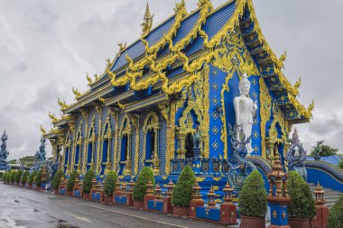 Genel tapınağında Wat Rong Sua on güzel Buda heykeli