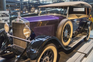 Riga, Letonya-Şubat 18, 2019:1928 Selva 12-50 Riga Motor Müzesi'nde
