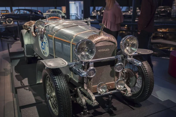 Riga, Lettország-február 18, 2019: 1934 benszülött adószedő Indiában Cgs Riga Motor Múzeum. — Stock Fotó