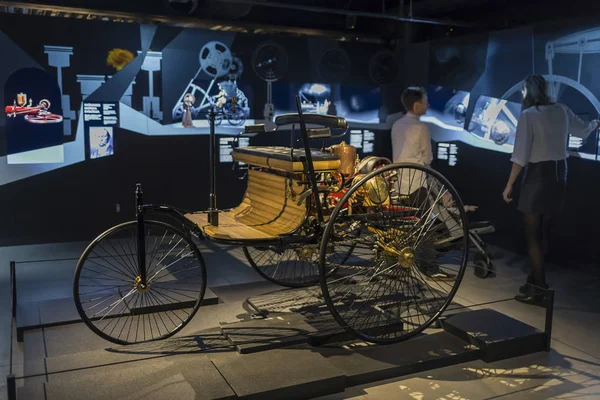 Riga, Lettország-február 18, 2019:1886-ban Benz Motor Múzeum-Riga. — Stock Fotó