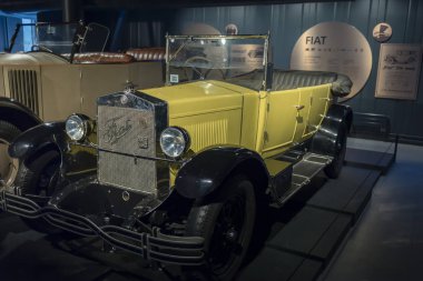 Riga, Letonya-18 Şubat 2019: 1926 Fiat 503 Torpido Riga Motor Müzesi'nde