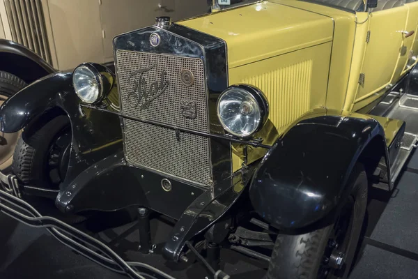 Riga, Lettország-február 18, 2019:1926 Fiat 503 Torpedo a rigai Motormúzeumban — Stock Fotó