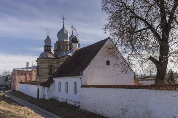 Jekabpils ortodox egyház a Szent Szellem város. — Stock Fotó