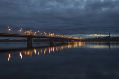 Riga 'daki güney köprüsü Daugava nehri üzerinde.