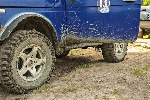 Carro Esportivo Offroad Para Participação Competição Por Sujeira Areia Água — Fotografia de Stock