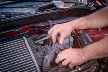 Onarım ve araç bakımı, Erkek Teknik araba motoru Servisi-Tamam