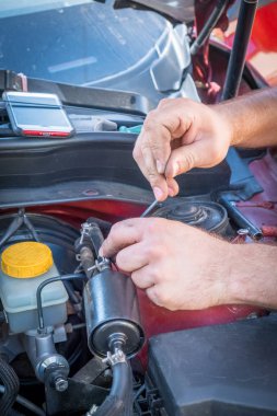 Onarım ve araç bakımı, Erkek Teknik araba motoru Servisi-Tamam