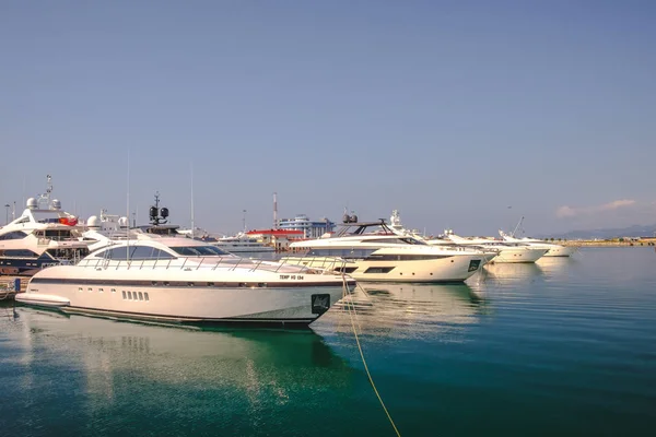 Sochi Rusia 2018 Estacionamiento Pequeños Barcos Yates Están Amarradero Del — Foto de Stock